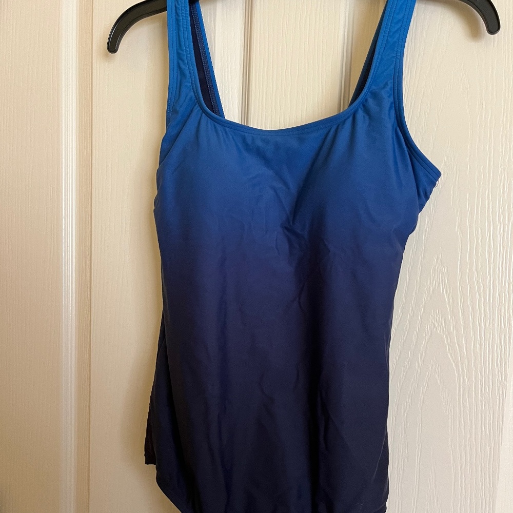 Lands End Chlorine Resistant Tugless Tank Size 10